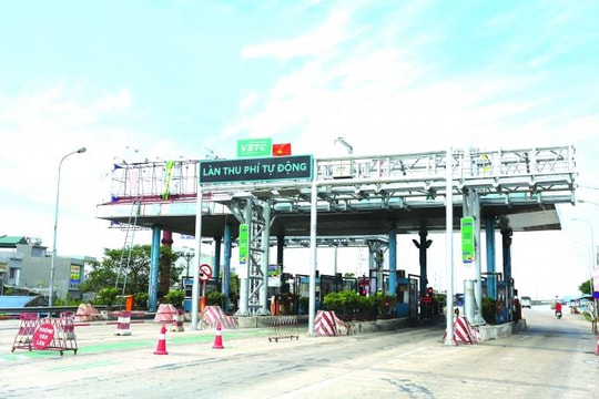 Nghệ An yêu cầu xe ô tô công sử dụng thu phí đường bộ tự động không dừng