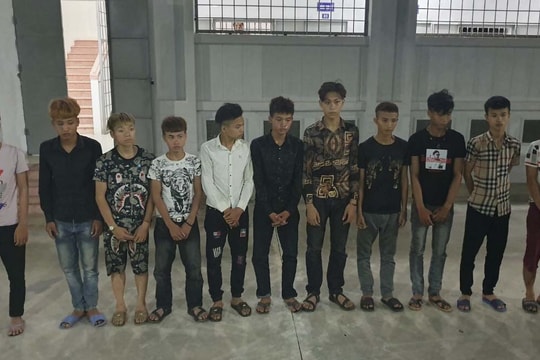 Bắt gọn nhóm 11 đối tượng ở Nghệ An chặn xe cướp đêm trên Quốc lộ 1A
