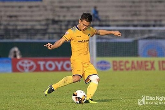 'Soi' màn trình diễn của tiền vệ SLNA Võ Ngọc Toàn ở trận đấu với Hải Phòng 