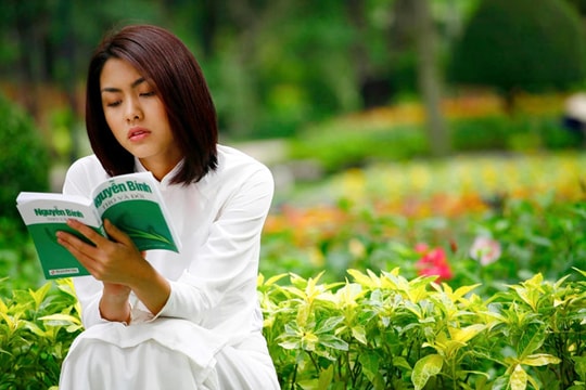 Nhan sắc mộc mạc hơn 10 năm trước của dàn sao Việt