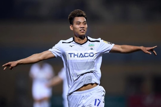 Vòng 9 V.League: Nhiều trọng tài gây tranh cãi và sự trở lại ấn tượng của Xuân Mạnh, Văn Thanh