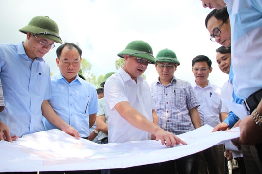 Chủ tịch UBND tỉnh Thái Thanh Quý kiểm tra một số dự án trọng điểm tại thị xã Hoàng Mai 