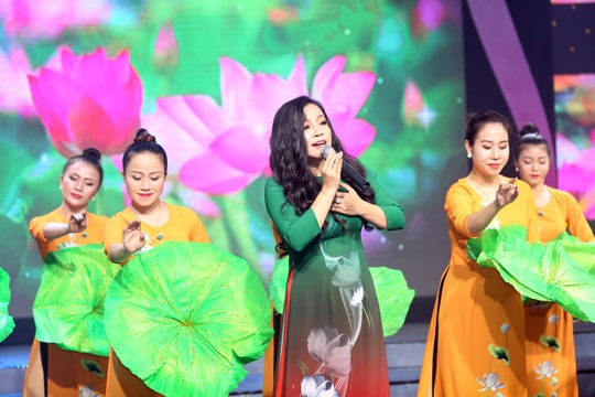 Xúc động đêm Giao lưu nghệ thuật 'Ấm tình quê Bác'