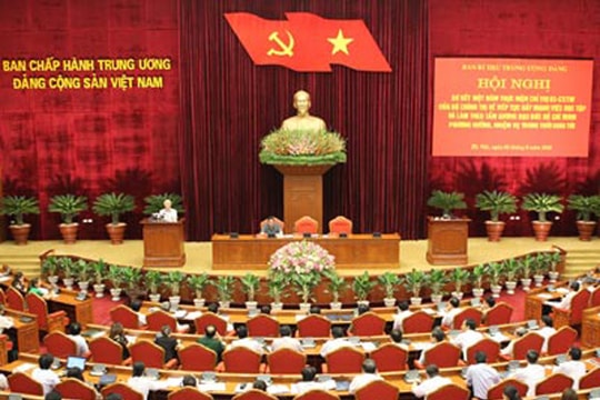 Học tập Bác từ cách tiếp xúc, làm việc với nhân dân 