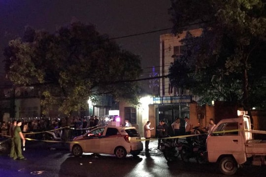 Nữ tài xế bị người đàn ông đâm gục trên xe taxi