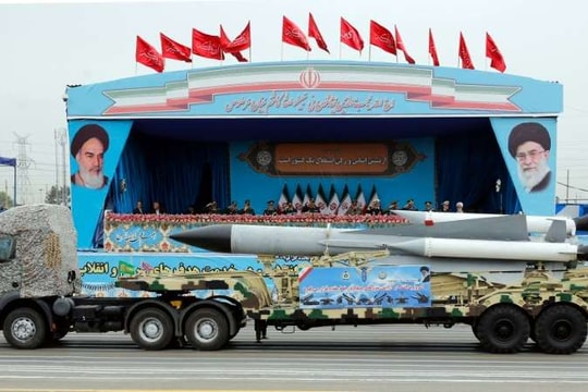 Mỹ phát hiện tên lửa Iran tại Vịnh Persian