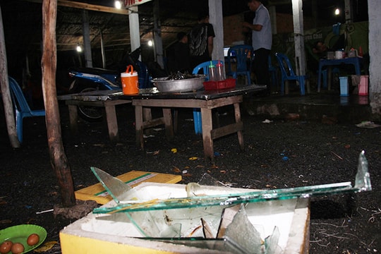 9 người bị triệu tập vì đập phá quán nước