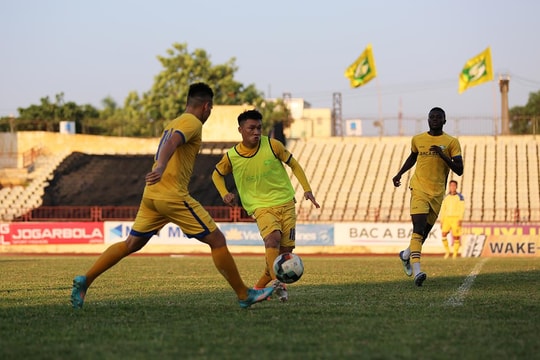 Sông Lam Nghệ An hướng tới trận đấu thứ 8 sạch lưới tại V.League 2019