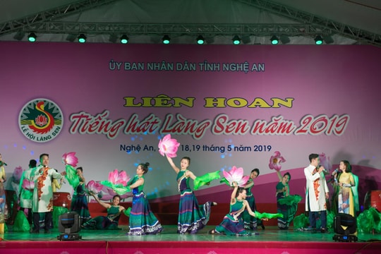 Gần 300 diễn viên tham gia Liên hoan tiếng hát Làng Sen 2019