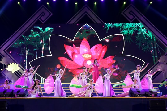 Đặc sắc chương trình tổng kết Lễ hội Làng Sen 2019 