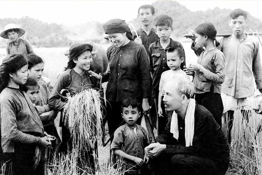 Hồ Chí Minh - tấm gương lớn về sự nêu gương