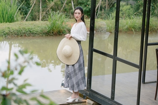 Á hậu Hà Thu gợi ý váy áo đón hè