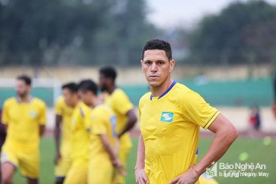 SLNA chia tay Alves dos Santos