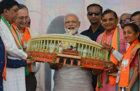  Bầu cử Ấn Độ - đảng của Thủ tướng Modi vẫn 'bất khả chiến bại'