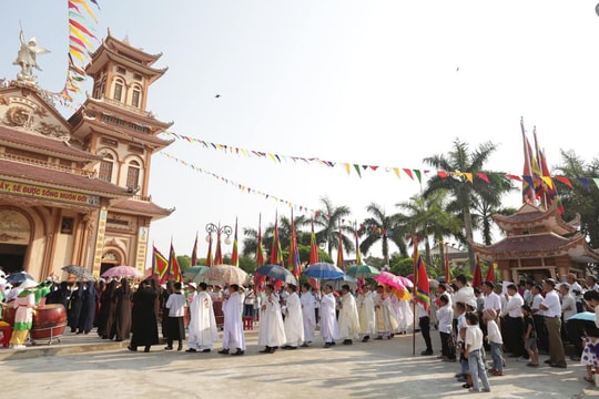 Giáo xứ Thanh Dạ tổ chức tuần chầu lượt