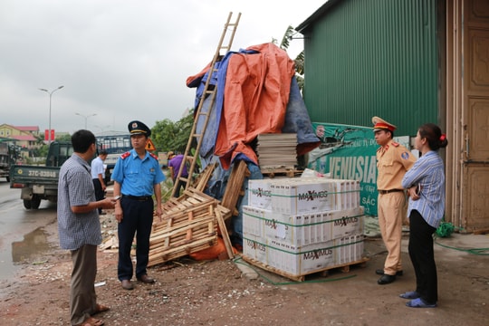 Nhiều điểm lấn chiếm hành lang ATGT trên quốc lộ ở địa bàn Diễn Châu 