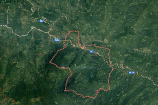 Rơi xuống cống thoát nước bên đường, Phó Chỉ huy Quân sự xã ở Nghệ An tử vong