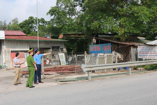 Xử lý dứt điểm 45 ki ốt nằm trong hành lang giao thông trên tỉnh lộ 542C tại Hưng Nguyên