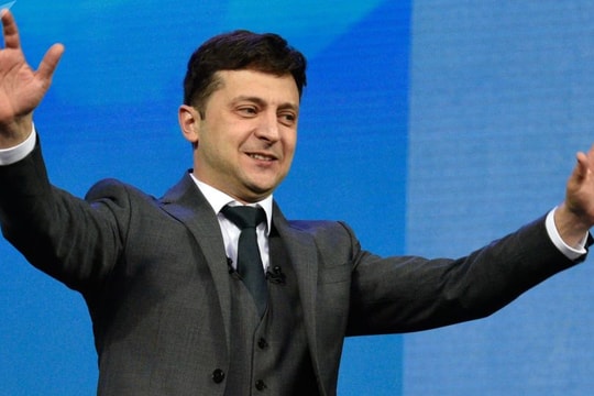 Đơn yêu cầu ông Zelensky từ chức đã có hơn 15.000 chữ ký; Mỹ lôi kéo Hàn Quốc 'hất cẳng' Huawei