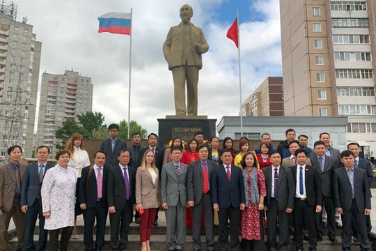 Chủ tịch UBND tỉnh Nghệ An hội đàm với lãnh đạo tỉnh Ulyanovsk, Liên bang Nga