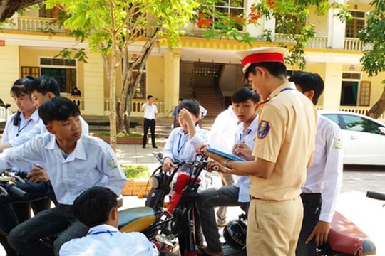 Giảm tai nạn giao thông bắt đầu từ xây dựng văn hóa giao thông