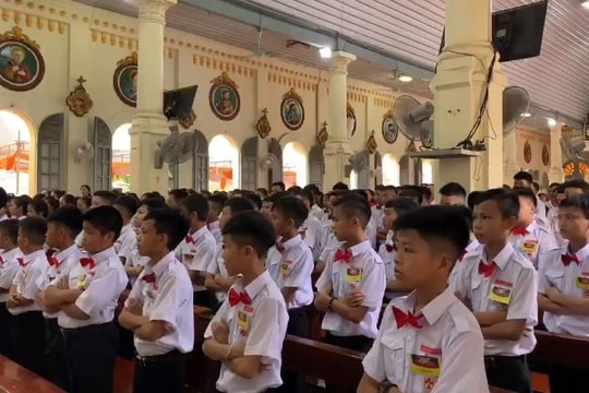 Giáo xứ Nghi Lộc khai mạc cao điểm tuần chầu lượt