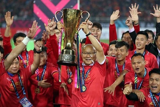 Thầy Park ‘3 không’ ở King’s Cup; MU dùng mức lương không tưởng để sở hữu De Ligt