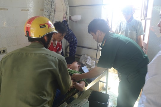 Cứu sống một phụ nữ ăn lá ngón tự tử 