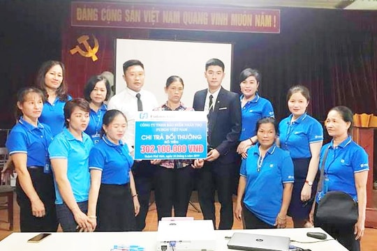 Fubon Life Việt Nam chi trả hơn 300 triệu đồng quyền lợi bảo hiểm cho khách hàng tại Nghệ An