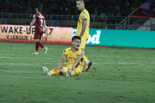 HLV Đức Thắng vẫn khen ngợi học trò sau trận thua CLB TP Hồ Chí Minh