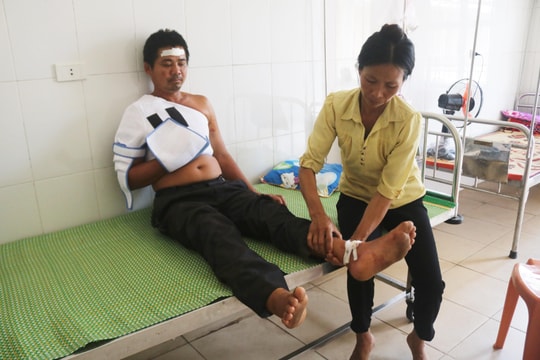 Giây phút 'chết đi sống lại' của người đàn ông thoát nạn vụ sập giếng ở Nghệ An