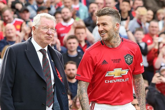 Beckham trổ tài chuyền bóng ở tuổi 44; Thầy Park “cắn răng” không gọi trò cưng lên tuyển Việt Nam