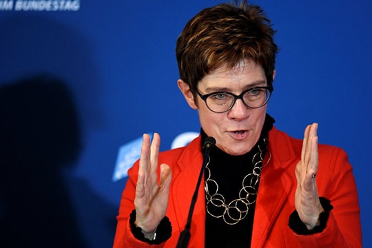 Thủ tướng Đức Merkel thất vọng về người kế nhiệm