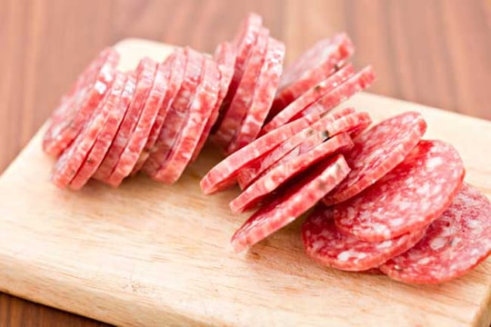 10 thực phẩm gây ung thư bạn nên tránh