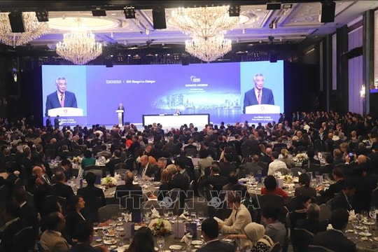 Trung Quốc tiếp tục trả đũa Mỹ; Khai mạc Đối thoại Shangri-La lần thứ 18 tại Singapore