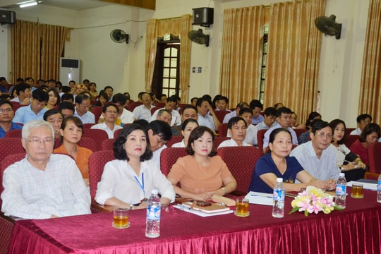 Trang bị kiến thức lý luận và thực tiễn cho đội ngũ làm công tác tuyên giáo