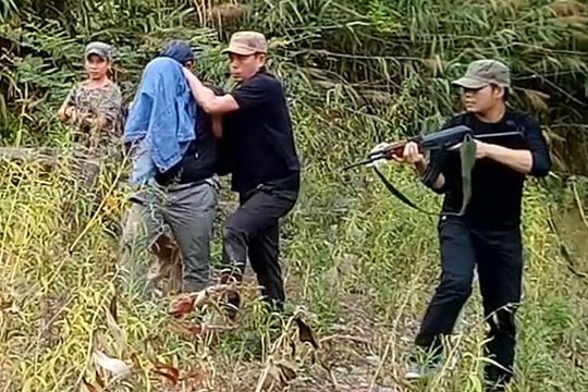 Mật phục bắt giữ đối tượng vận chuyển 10 vạn viên ma túy