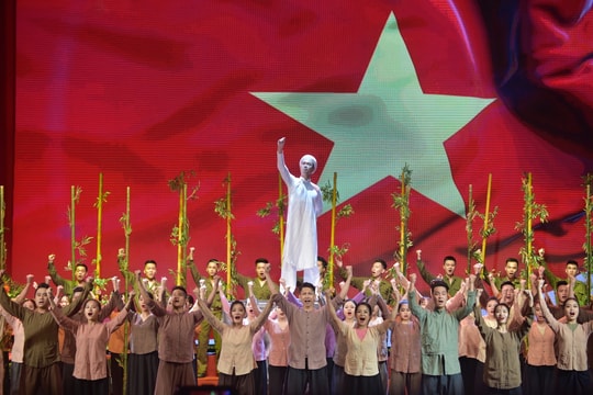 Trọn đời vì sự nghiệp khai mở dân trí và giải phóng dân tộc