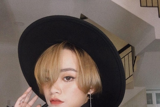 Á quân The Voice hát ca ngợi cầu thủ Việt Nam trước thềm King's Cup