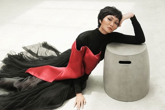 Hoa hậu H'Hen Niê đẹp 'hút hồn' trong bộ ảnh mới