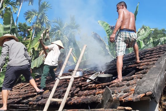 Nghi trẻ nghịch lửa làm cháy chuồng trâu