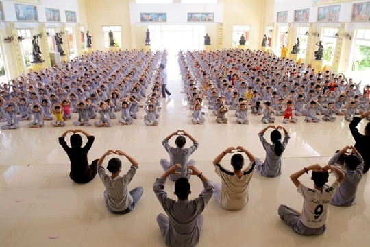 Hàng nghìn thiếu niên Nghệ An trải nghiệm khóa tu mùa hè