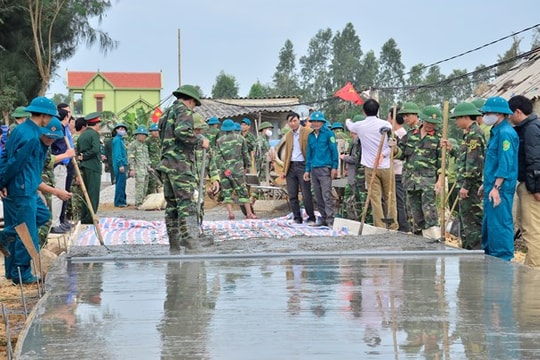 Đại biểu Quốc hội tỉnh Nghệ An góp ý dự án Luật Dân quân tự vệ (sửa đổi)