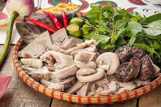 Không muốn 'bệnh đầy người' thì đừng ăn lòng lợn theo cách này