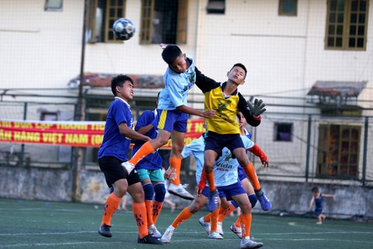 Đương kim vô địch Yên Thành thắng đậm thiếu niên Quỳnh Lưu, đứng đầu bảng A