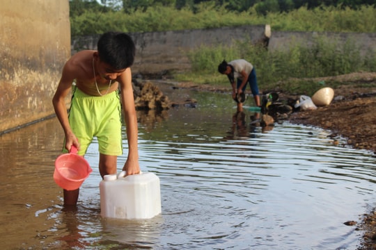 Cử tri Con Cuông lo sợ xảy ra nguy cơ dịch bệnh vì thiếu nước trầm trọng