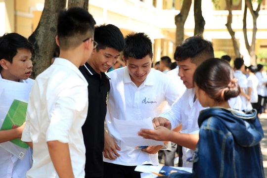 Thứ trưởng Bộ giáo dục: Nghệ An chuẩn bị đầy đủ và bài bản cho kỳ thi THPT Quốc gia