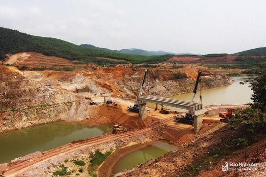 Tập trung duy tu, sửa chữa bảo đảm an toàn hồ chứa trước mùa mưa bão