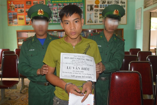 Bắt 2 đối tượng tàng trữ trái phép chất ma túy  ​