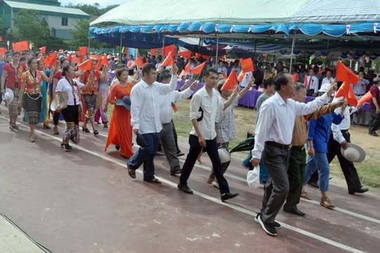 Thị trấn Hòa Bình (Tương Dương) kỷ niệm 30 năm ngày thành lập